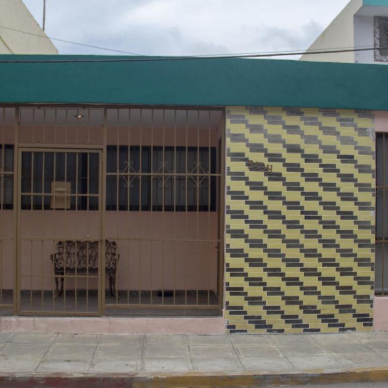 Casa 3 Torres en el Barrio Santiago, Centro. - Casa - 2