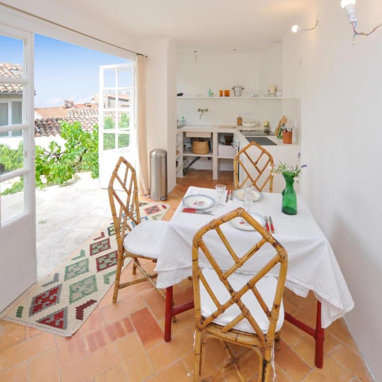 1 Bedroom Cozy Apartment In Roquebrune-Cap-Martin - Appartement 1 Chambre - 2