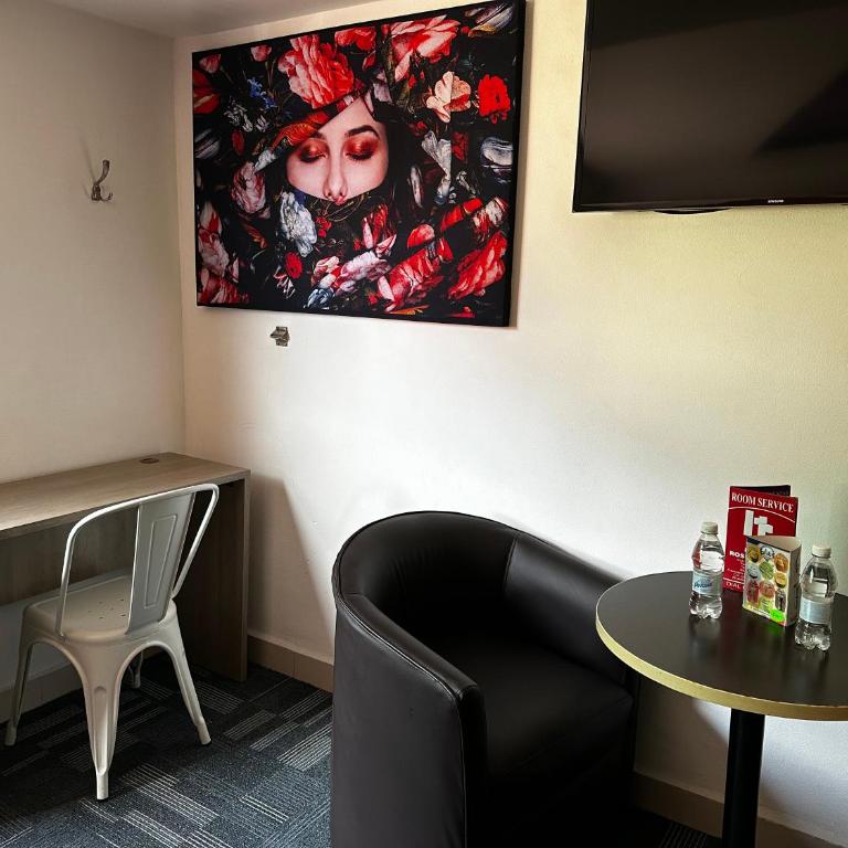 Hotel Rossel Plaza - Standard Queen Room - 23