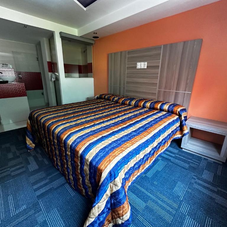 Hotel Rossel Plaza - Standard Queen Room - 1