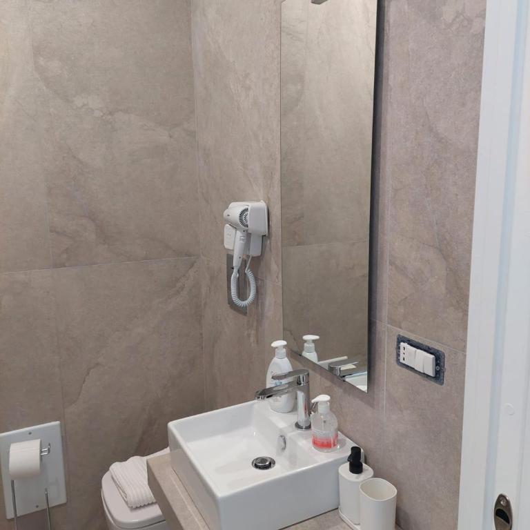 Domus Cervantes Apartment - Camera Matrimoniale con Bagno Privato - 11