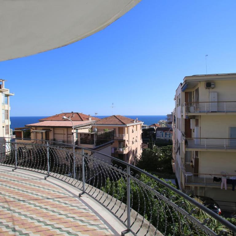 53 Solaro Apartments - One-Bedroom Apartment with Sea View - 2