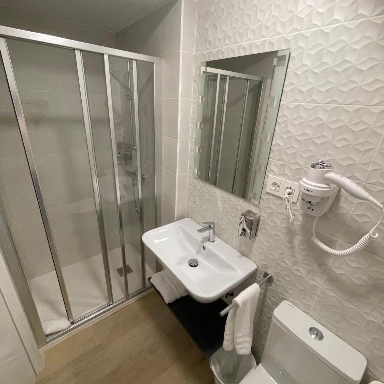 Habitaciones Arrisal - Single Room with Private Bathroom - 4
