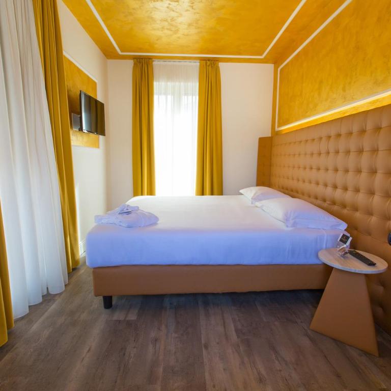 Hotel Al Campanile - Luxury Suites & Apartments - Suite con Vista Lago - 2