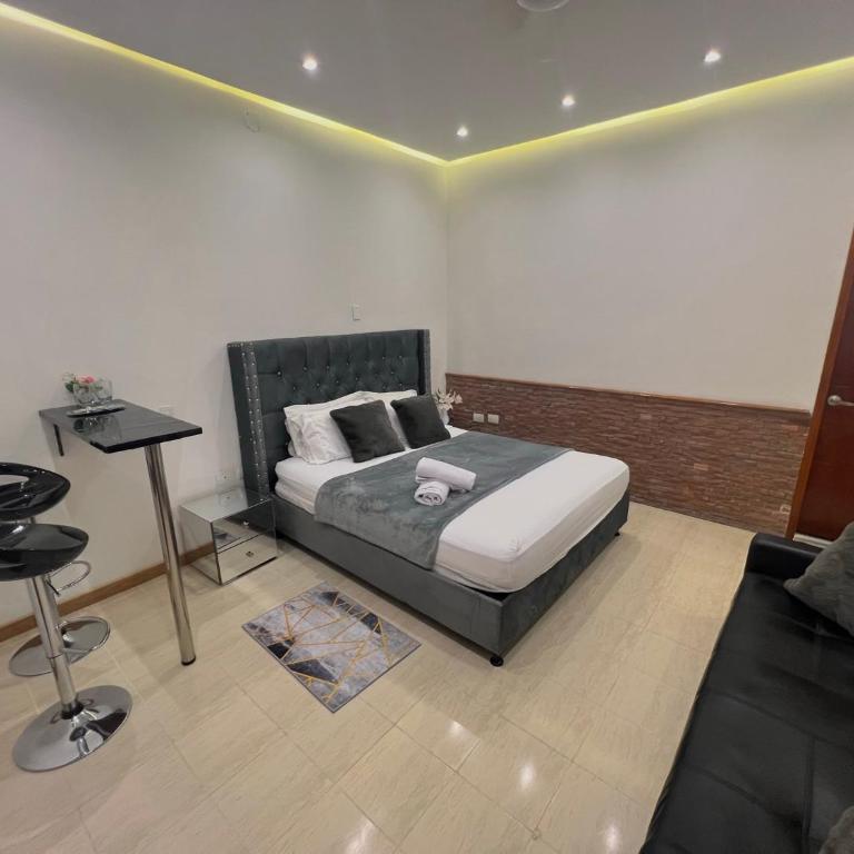 Luxury Suite Room - Basic Triple Room - 2