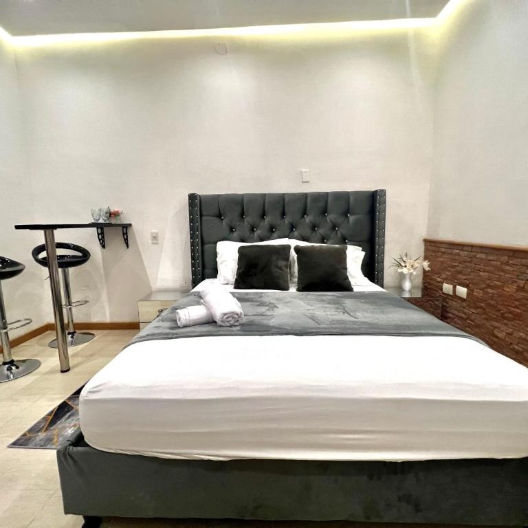Luxury Suite Room - Basic Triple Room - 4