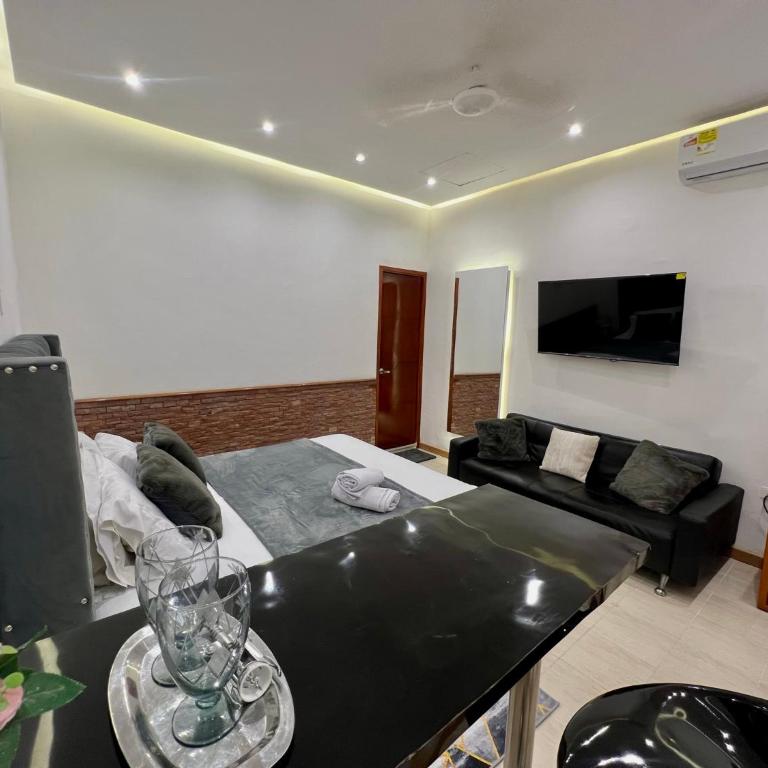 Luxury Suite Room - Basic Triple Room - 5