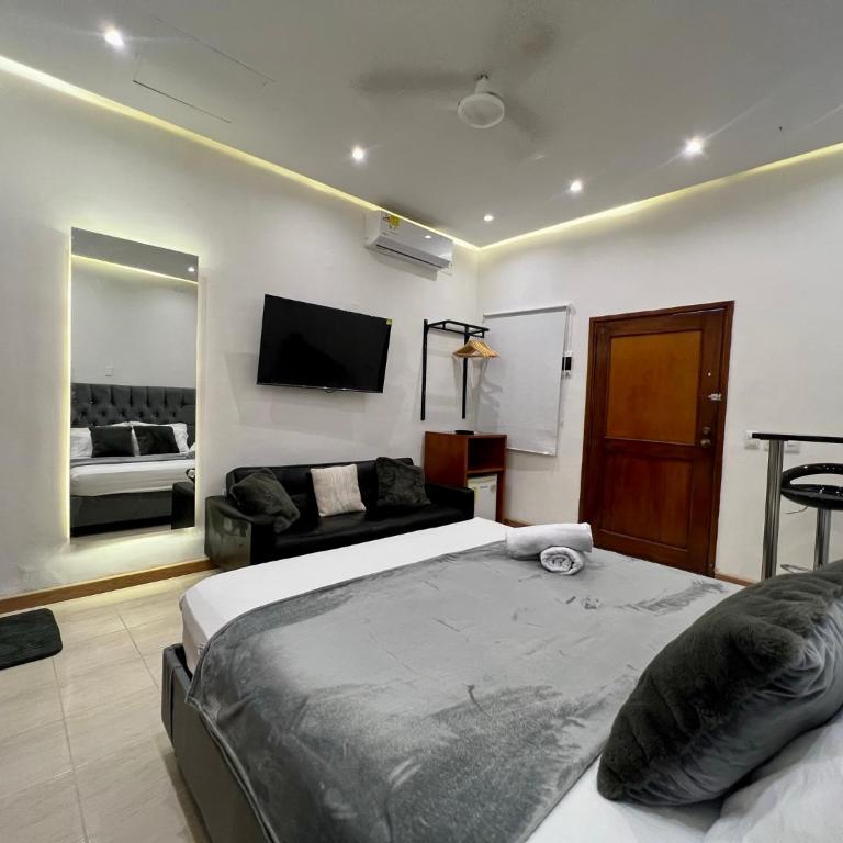 Luxury Suite Room - Basic Triple Room - 7