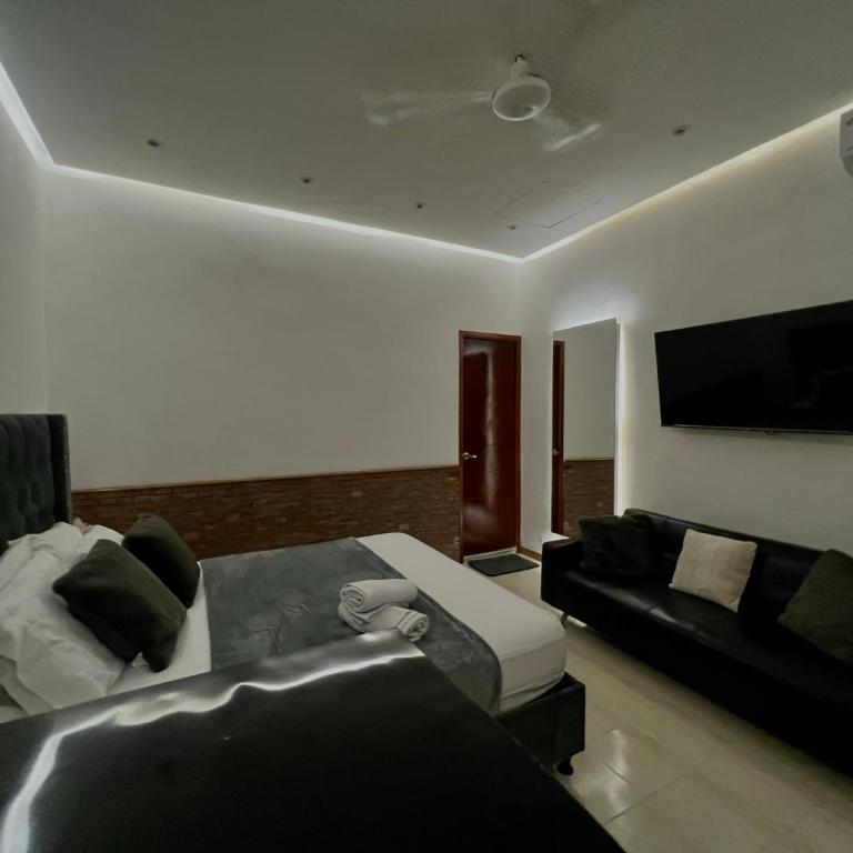 Luxury Suite Room - Basic Triple Room - 9