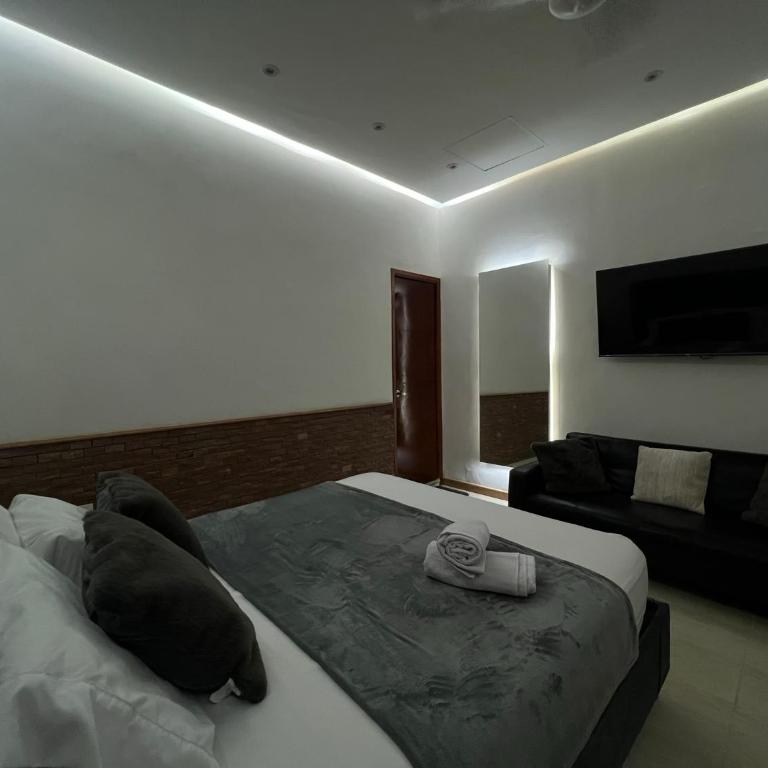 Luxury Suite Room - Basic Triple Room - 11