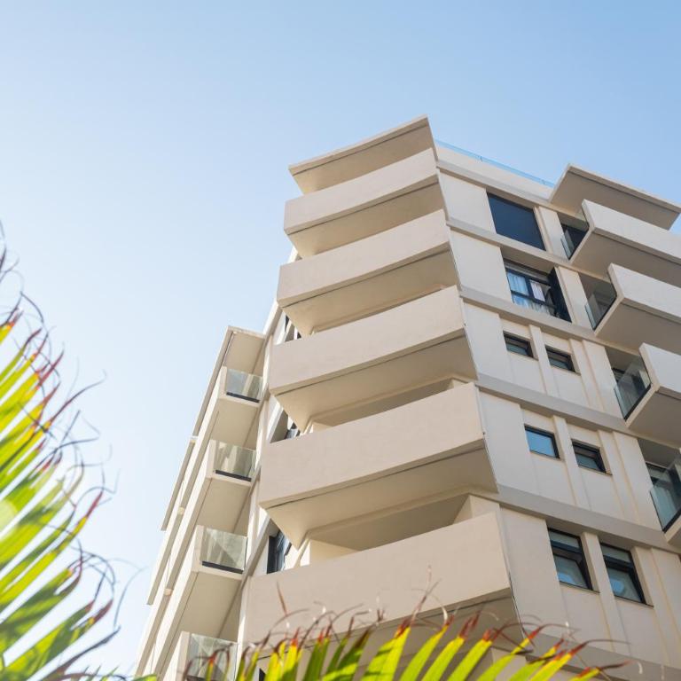 Hotel Adonis Capital - Exterior Basic Double or Twin Room with Balcony - 4