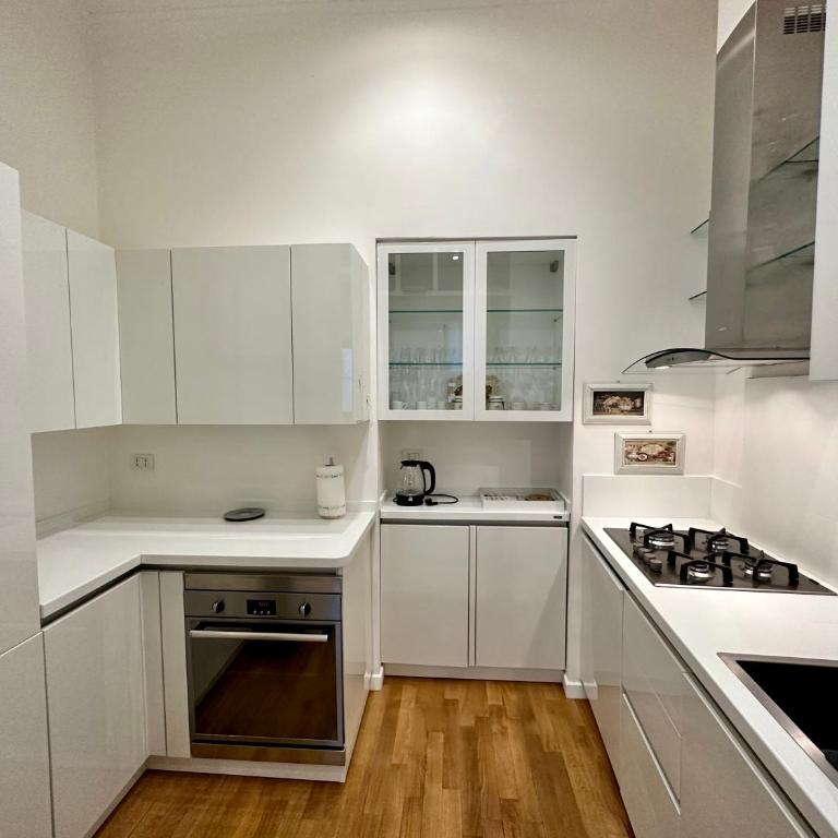 Sisters' Home - Appartamento nel centro storico con Terrazzo, Aria condizionata e Vasca da Bagno - Two-Bedroom Apartment - 12