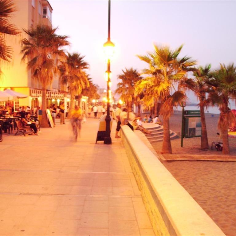 Your Vacation Retreat Right On The Beach - Apartamento de 2 dormitorios - 66