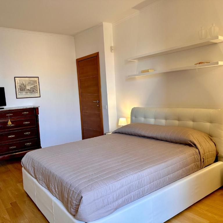 Sisters' Home - Appartamento nel centro storico con Terrazzo, Aria condizionata e Vasca da Bagno - Two-Bedroom Apartment - 27