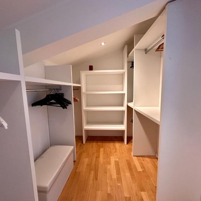Sisters' Home - Appartamento nel centro storico con Terrazzo, Aria condizionata e Vasca da Bagno - Two-Bedroom Apartment - 33