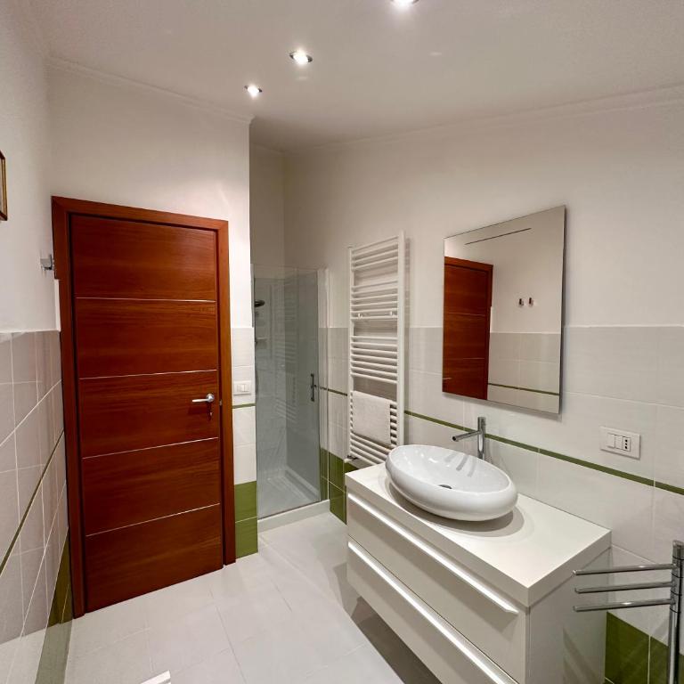 Sisters' Home - Appartamento nel centro storico con Terrazzo, Aria condizionata e Vasca da Bagno - Two-Bedroom Apartment - 17