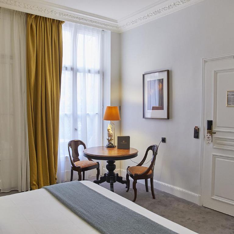 Hôtel du Danube Saint Germain - Chambre Double de Luxe au Rez-de Chaussée - 2