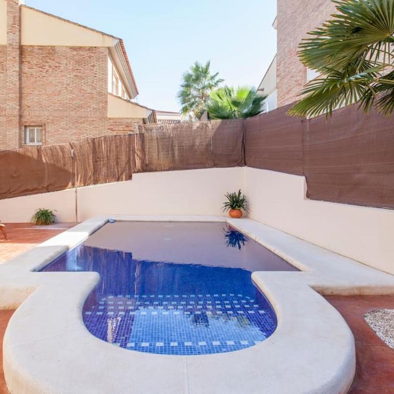 Casa en Valencia, piscina, cerca de golf, playas, moto Gp - Five-Bedroom House - 5