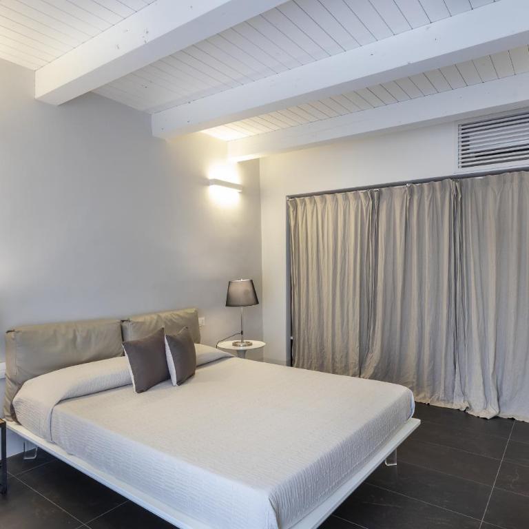 B&B Vicere Speciale - Camera Matrimoniale con Balcone - 31