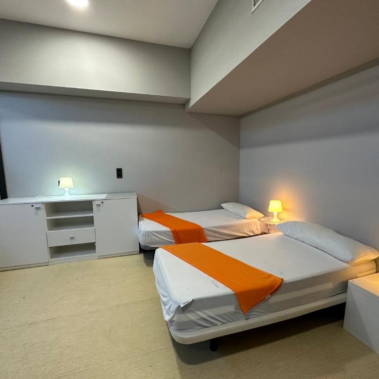 Vigo Beds & Rooms - Cama en habitación compartida con 4 camas - 2