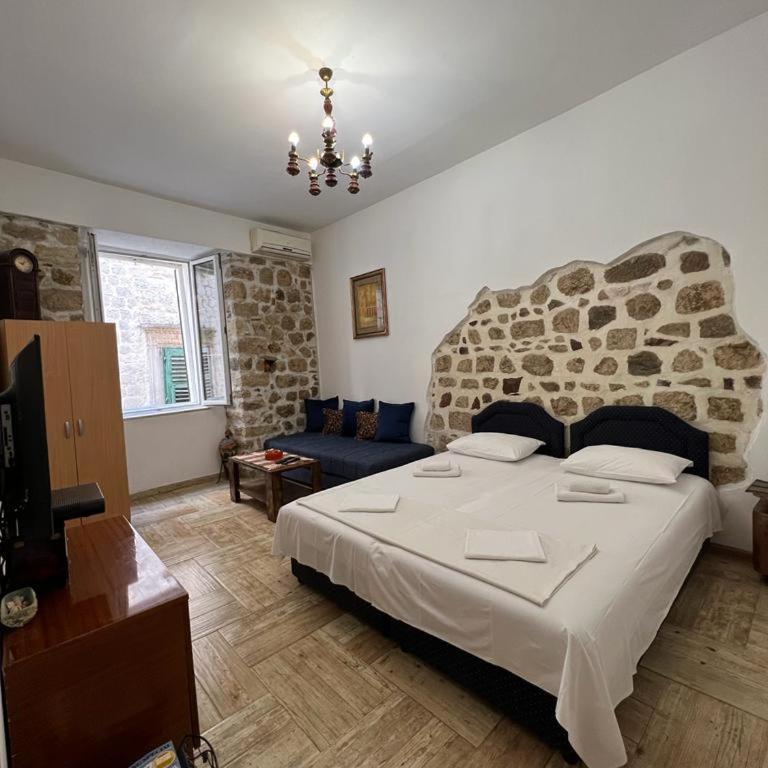 Royal House - Apartment - 1