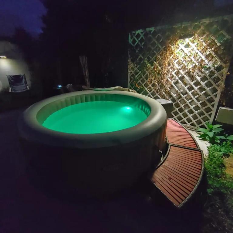 Casa con piscina y jacuzzi - Casa - 34