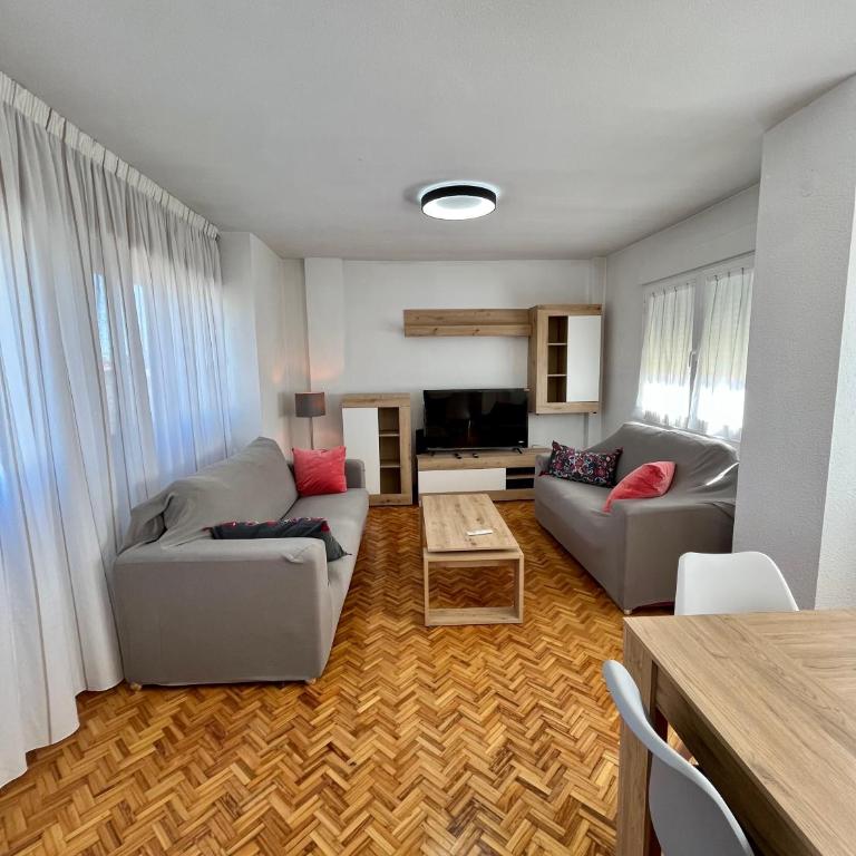 AtuaireHome Luminoso dúplex en reyes católicos con parking incluido - Casa de 3 dormitorios - 7