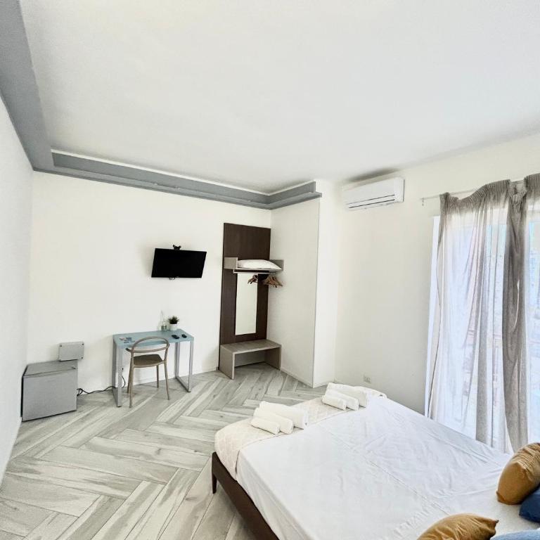 Luisella - UN LETTO IDEALE - Camera Deluxe - 8