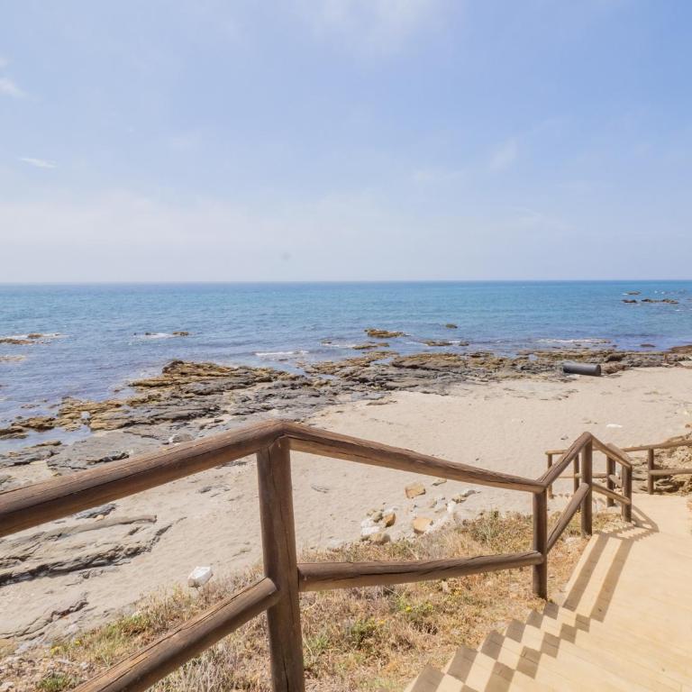 Cubo's El Faro Beach Apartment with Pool - Apartamento - 40