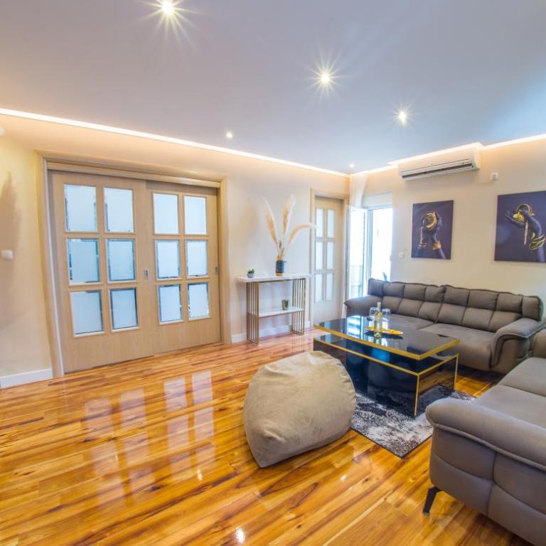 Luxury Apartment Black and Gold - Deluks Apartman - 8