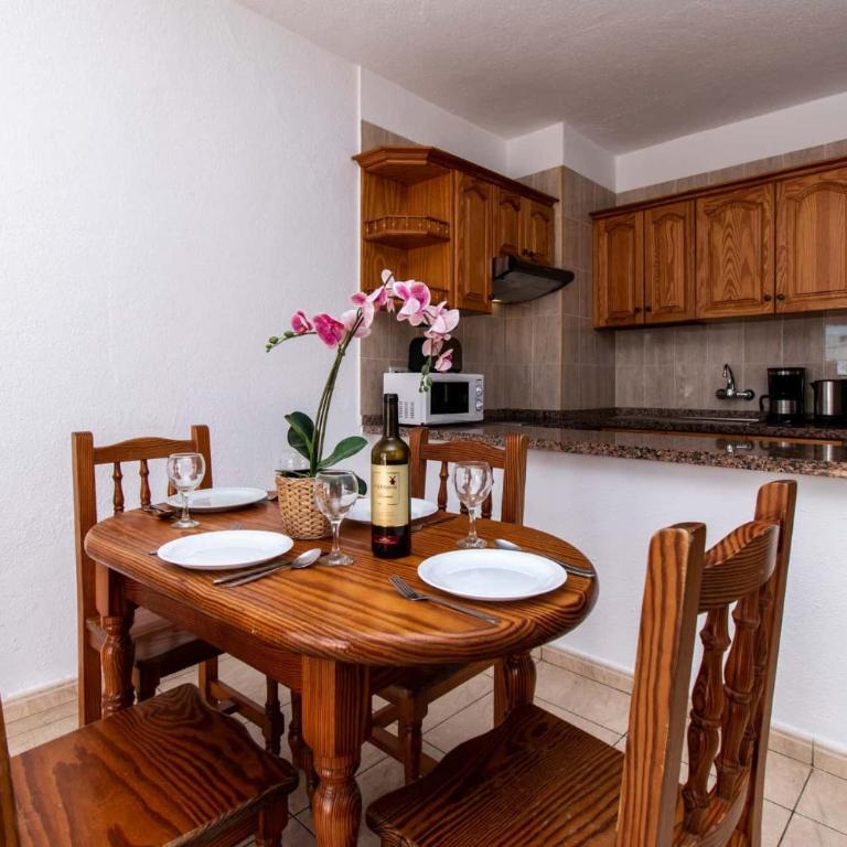 Las Blanquitas 3 - One-Bedroom Apartment - 2