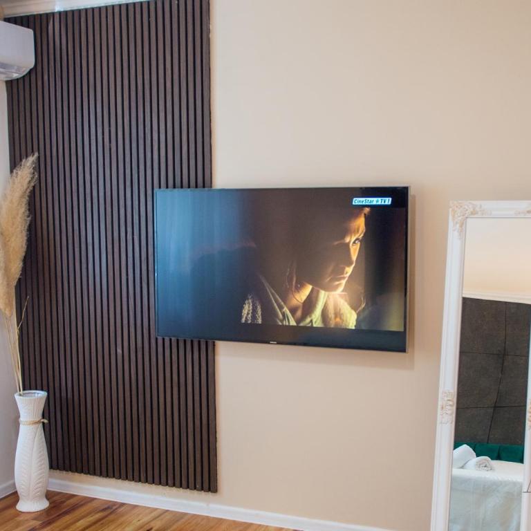 Luxury Apartment Black and Gold - Deluxe Apartment - 30