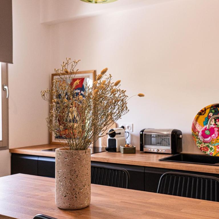 Maison Arthur - Two-Bedroom Apartment - 11