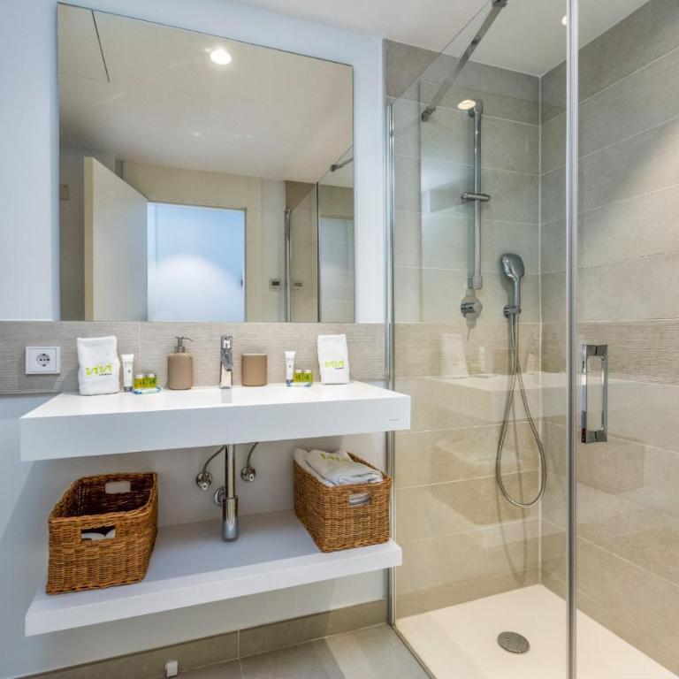 ViVi Homes - Cameron Pool, Patio, Garden & Beach - Apartment - Ground Floor - 6