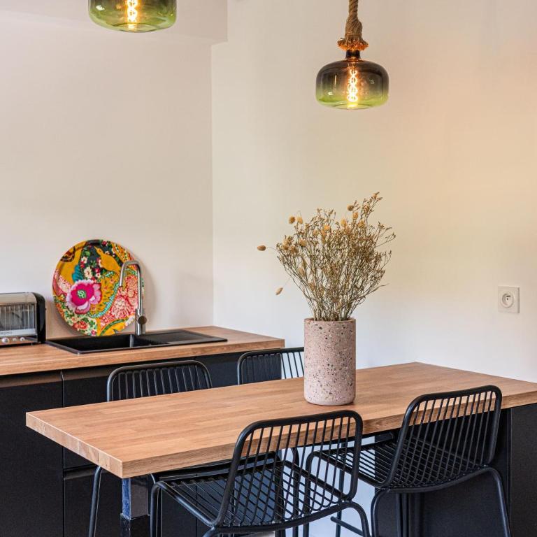 Maison Arthur - Two-Bedroom Apartment - 25
