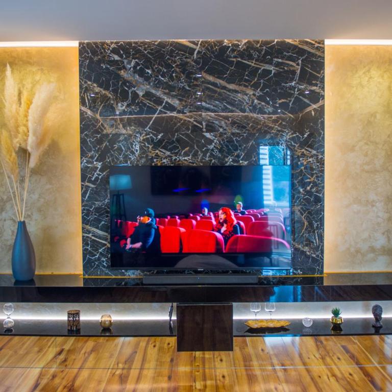 Luxury Apartment Black and Gold - Deluxe Apartment - 28