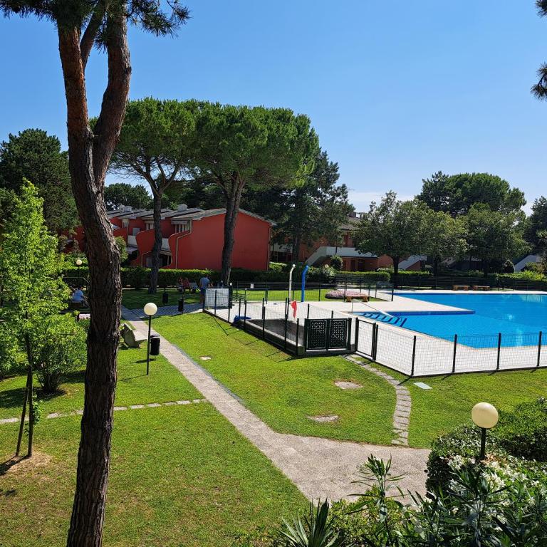 Adriella apartments - Two-Bedroom Apartment with Terrace - 4