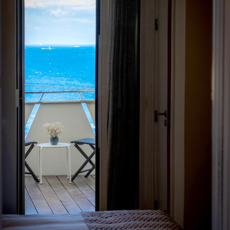 Hôtel Méditerranée - Chambre Double Supérieure - Vue sur Mer - 2