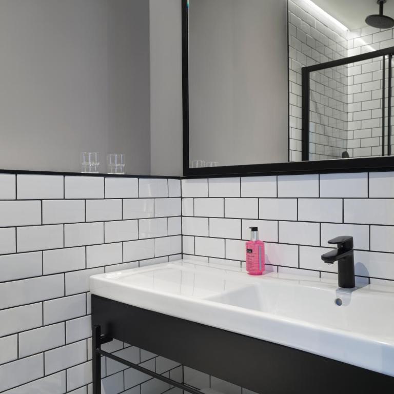 Moxy Belgrade - Soba sa Bračnim Krevetom (Queen-size) i Pogledom na Grad - 2