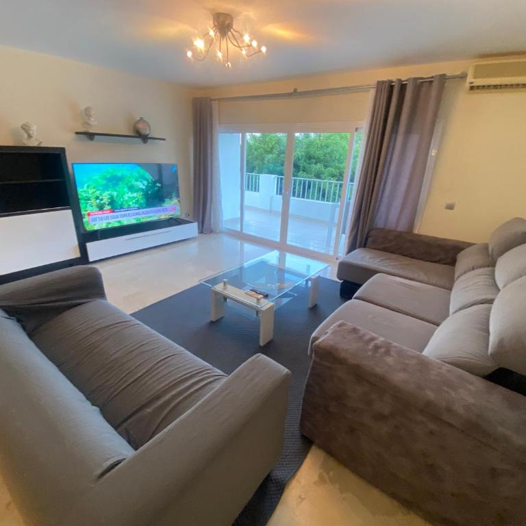 Jardines de Banús Apartments - Three-Bedroom Apartment - 2