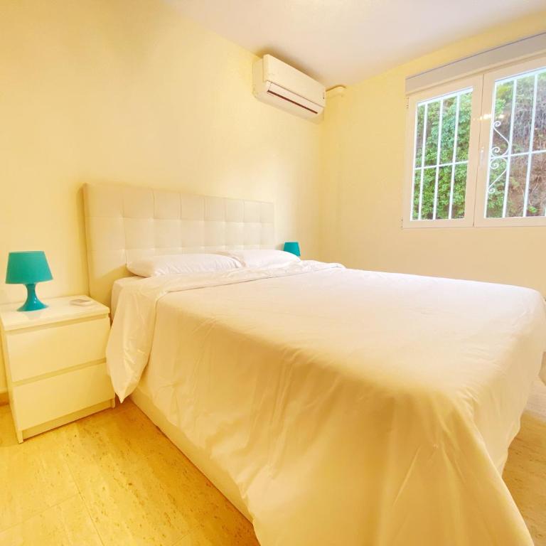 Jardines de Banús Apartments - Three-Bedroom Apartment - 7