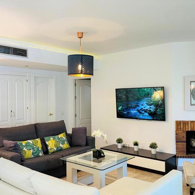 Los Naranjos close to Puerto Banus - Apartamento con vistas a la piscina - 21
