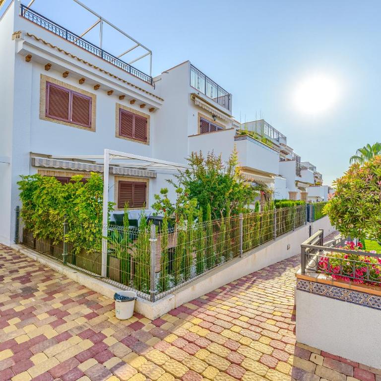 Sunny apartments in La Mata, Azul Beach 2 - Three-Bedroom Apartment - 14