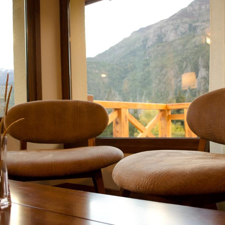 Sendero Lodge - King Room with Mountain View - 9
