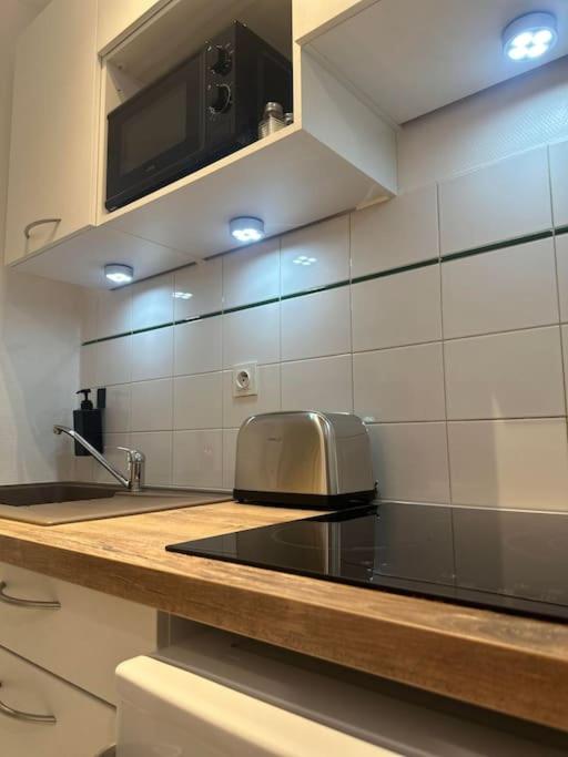 Appartement neuf entièrement équipé proche centre - Appartement 1 Chambre - 32