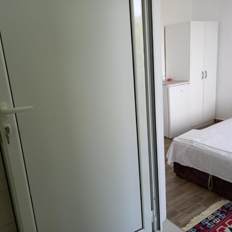 Apartments Verona - Deluks Dvokrevetna Soba sa Bračnim Krevetom i Balkonom - 17