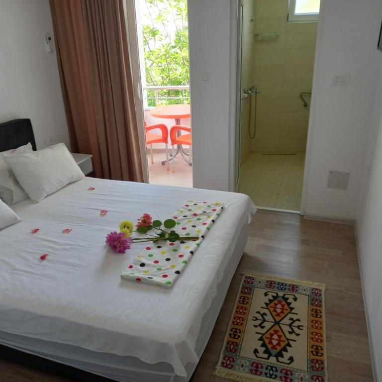 Apartments Verona - Deluks Dvokrevetna Soba sa Bračnim Krevetom i Balkonom - 11