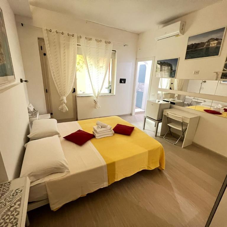 Enjoy Tropea Accomodation - Double Room with Private Bathroom - 3