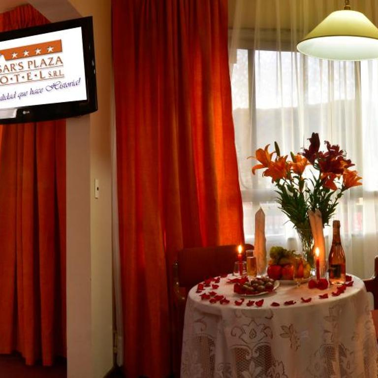 Cesar's Plaza Hotel - Suite - 2