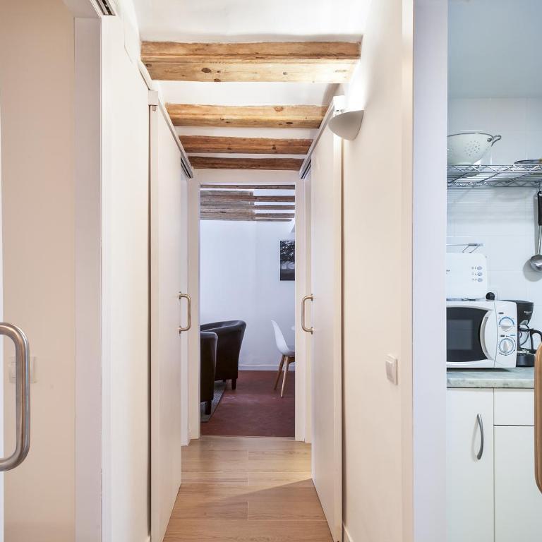 Inside Barcelona Apartments Esparteria - Large One-Bedroom Apartment - 11